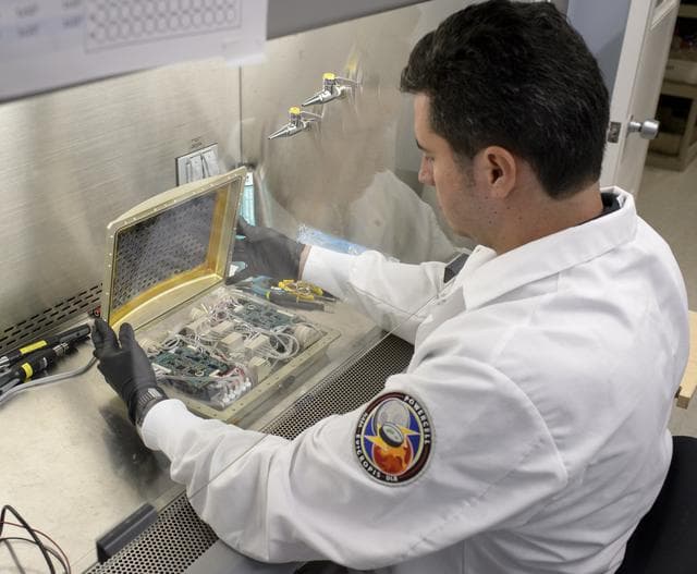 NASA image: EuCROPIS EVT-2 Power Cell in N-239 Lab