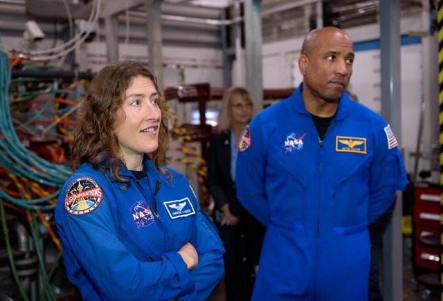 NASA image: Orion Astronauts Visit Ames Entry Systems and Technology Divisio