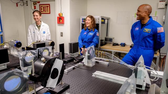 NASA image: Orion Astronauts Visit Ames Entry Systems and Technology Divisio