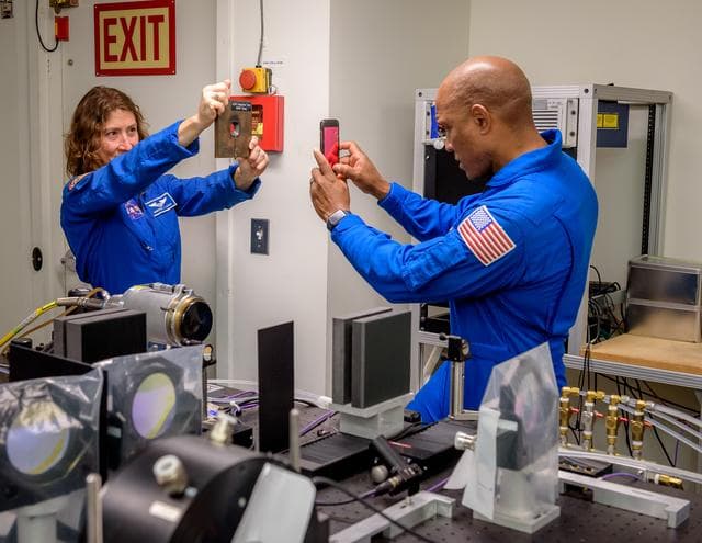 NASA image: Orion Astronauts Visit Ames Entry Systems and Technology Divisio