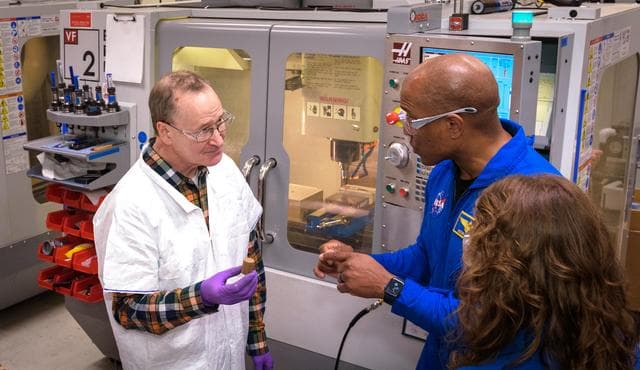 NASA image: Orion Astronauts Visit Ames Entry Systems and Technology Divisio