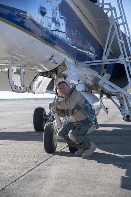 NASA image: NASA Pilots Prepare for QSF18 Flight