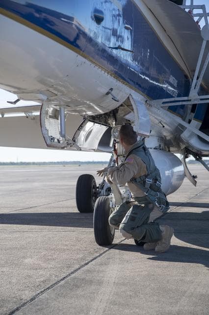 NASA image: NASA Pilots Prepare for QSF18 Flight