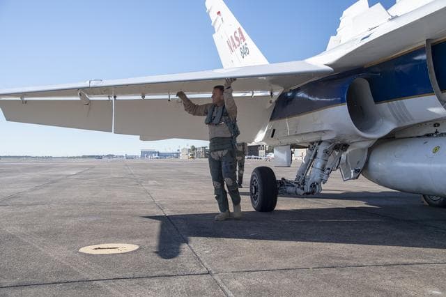 NASA image: NASA Pilots Prepare for QSF18 Flight