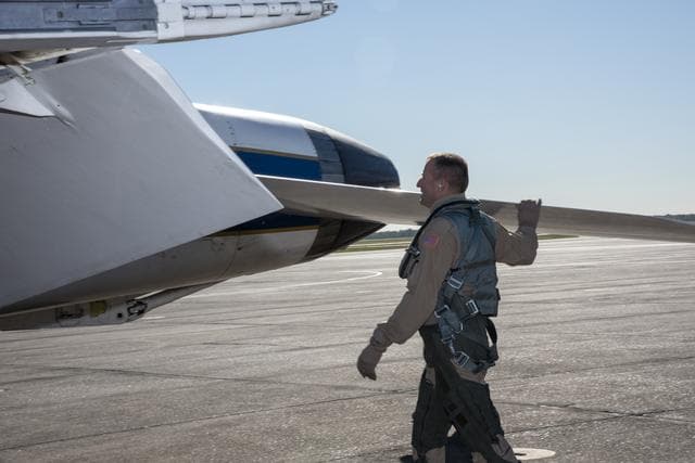 NASA image: NASA Pilots Prepare for QSF18 Flight
