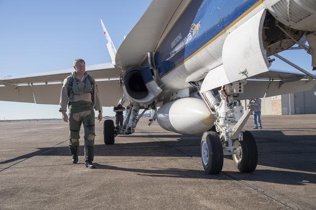 NASA image: NASA Pilots Prepare for QSF18 Flight