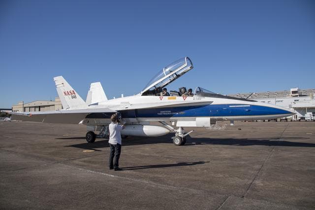 NASA image: NASA Pilots Prepare for QSF18 Flight