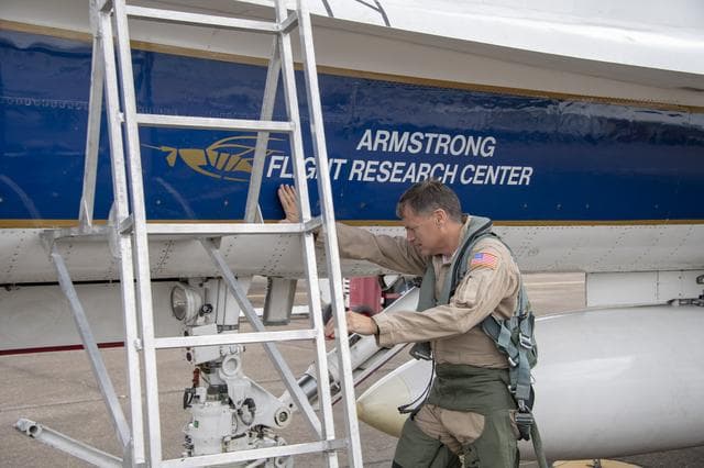 NASA image: NASA F/A-18 Prepares for Supersonic Research Flight