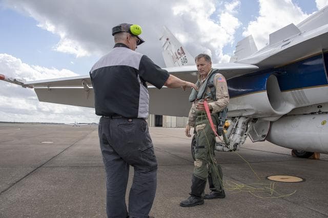 NASA image: NASA F/A-18 Prepares for Supersonic Research Flight