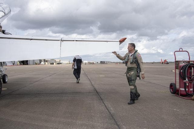 NASA image: NASA F/A-18 Prepares for Supersonic Research Flight