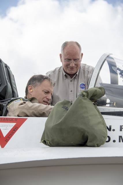 NASA image: NASA F/A-18 Prepares for Supersonic Research Flight