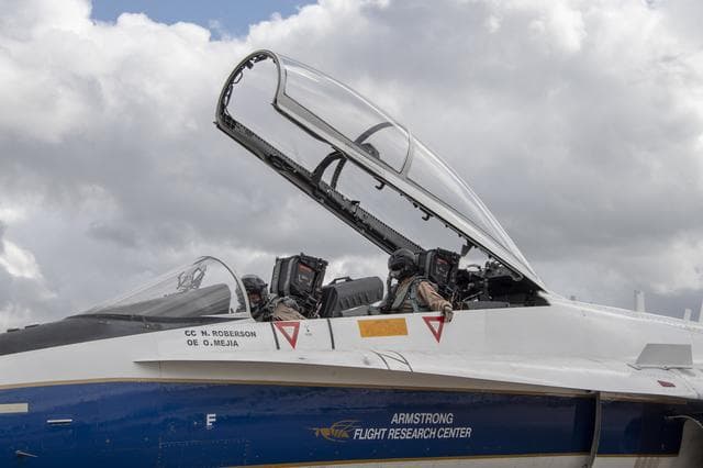 NASA image: NASA F/A-18 Prepares for Supersonic Research Flight