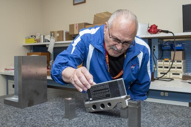 NASA image: Calibration Laboratory Provides Key Aircraft Support