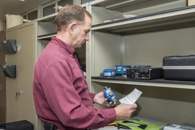 NASA image: Calibration Laboratory Provides Key Aircraft Support