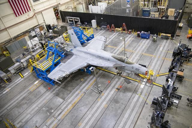 NASA image: NAVAIR F/A-18EÂ Undergoes Loads Testing at NASA Armstrong