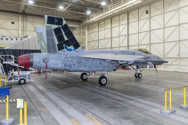 NASA image: NAVAIR F/A-18EÂ Prepared for Return from NASA Armstrong