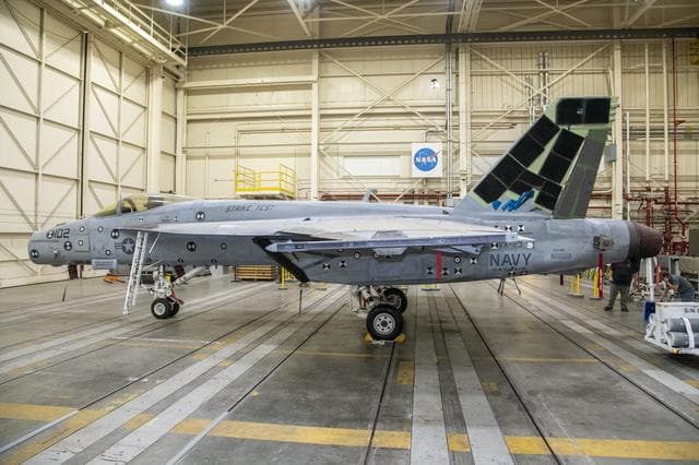 NASA image: NAVAIR F/A-18EÂ Prepared for Return from NASA Armstrong