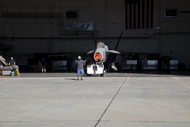 NASA image: NAVAIR F/A-18EÂ Prepared for Return from NASA Armstrong