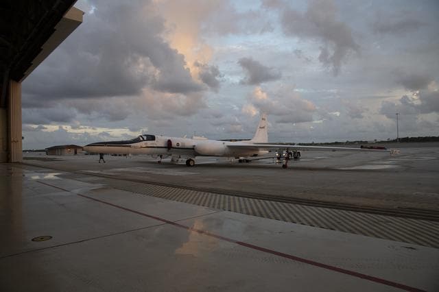 NASA image: ER-2 N806NA ALOFT Deployment