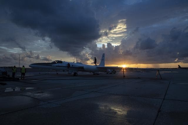 NASA image: ER-2 N806NA ALOFT Deployment