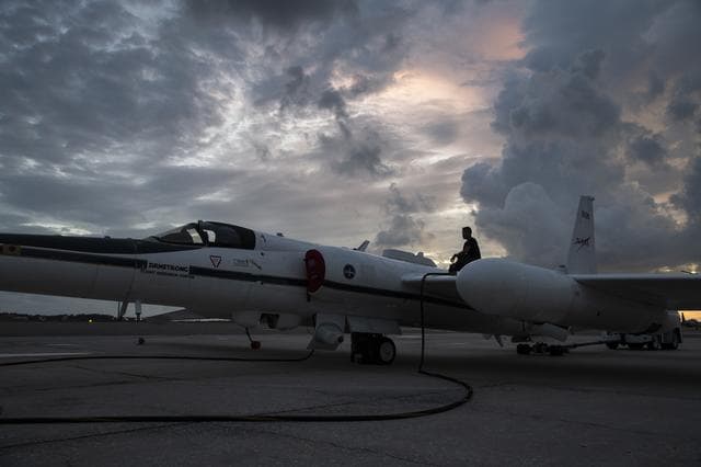 NASA image: ER-2 N806NA ALOFT Deployment