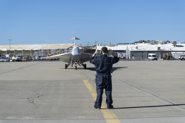 NASA image: X-59 Taxis to NASA’s Armstrong Flight Research Center