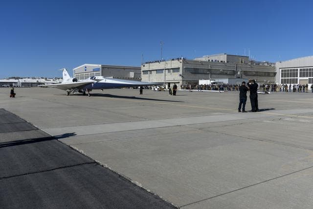 NASA image: X-59 Taxis to NASA’s Armstrong Flight Research Center