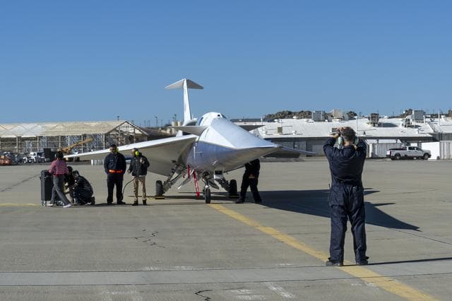 NASA image: X-59 Taxis to NASA’s Armstrong Flight Research Center