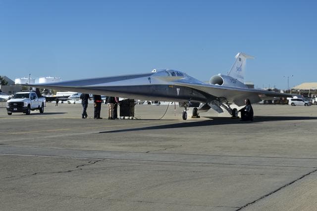 NASA image: X-59 Taxis to NASA’s Armstrong Flight Research Center
