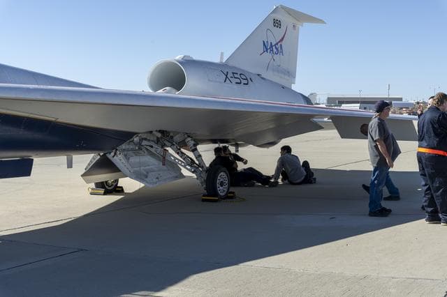 NASA image: X-59 Taxis to NASA’s Armstrong Flight Research Center