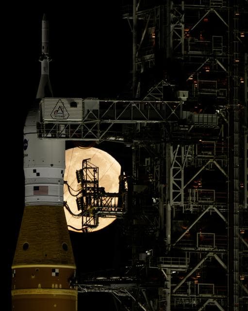 NASA image: SLS on the pad