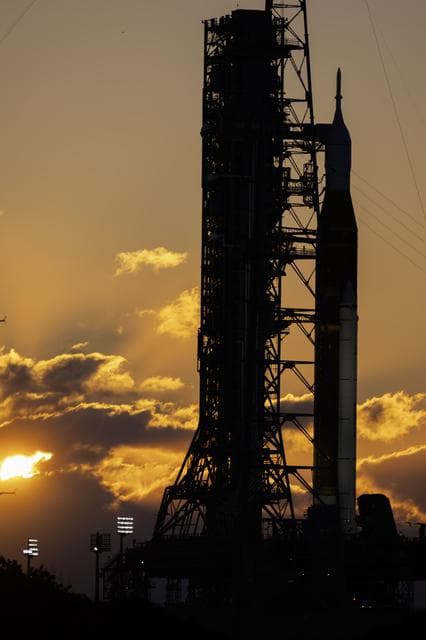 NASA image: SLS on the pad