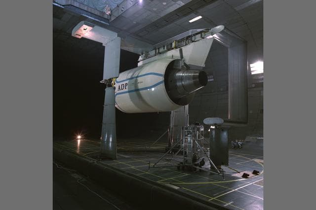 NASA image: ARC-1901-AC93-0237-147