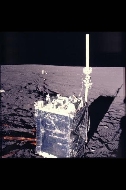 NASA image: ARC-1969-AS12-47-6927