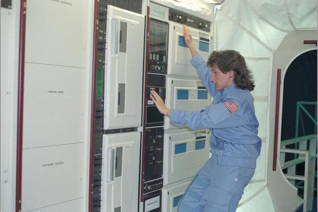 NASA image: ARC-1987-AC87-0837-10