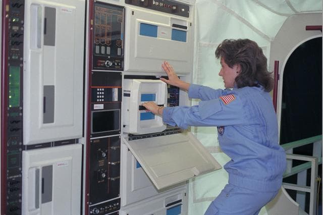 NASA image: ARC-1987-AC87-0837-2