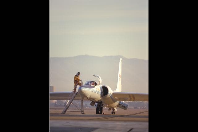 NASA image: ARC-1987-AC87-0912-2