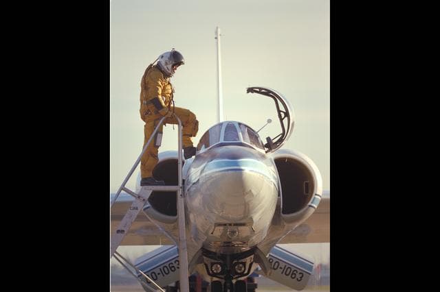 NASA image: ARC-1987-AC87-0912-6