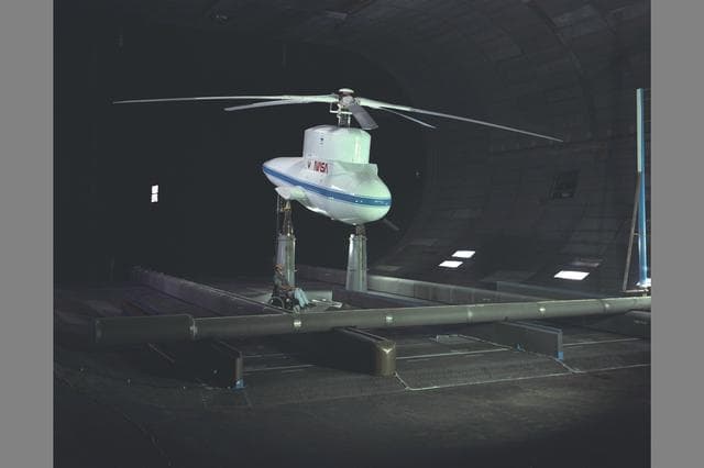NASA image: ARC-1992-AC92-0323-143