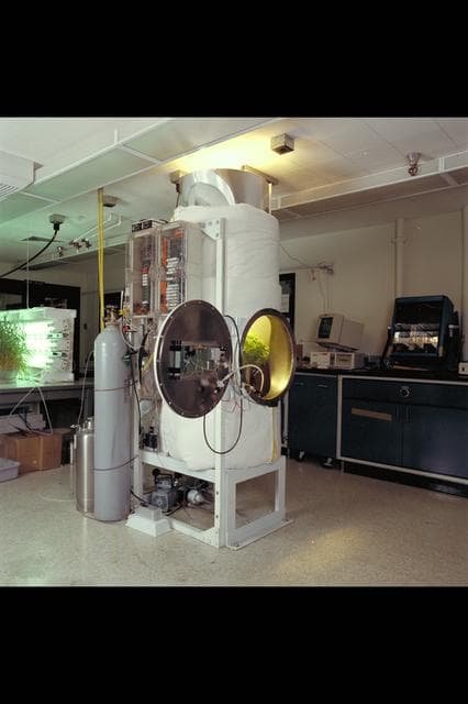NASA image: ARC-1994-AC94-0261-4