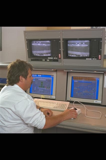 NASA image: ARC-1995-AC95-0203-11