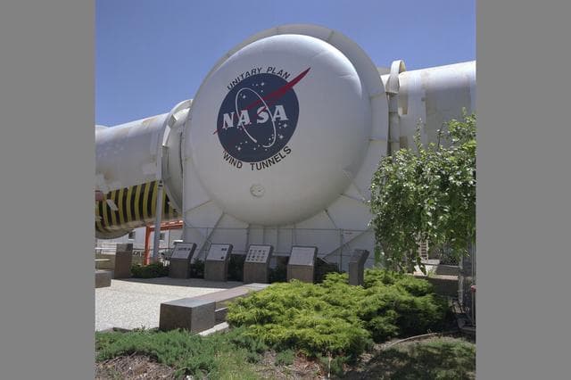 NASA image: ARC-1998-AC98-0122-2