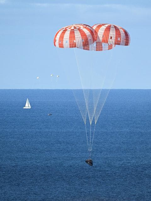 NASA image: Artemis II Splashdown