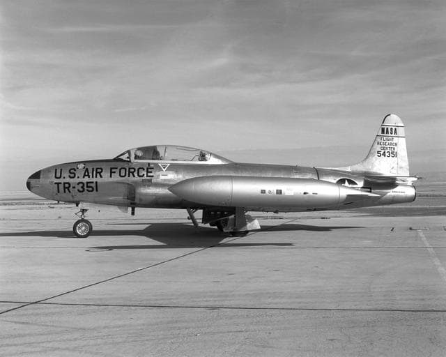 NASA image: T-33A (55-4351/NASA 815)