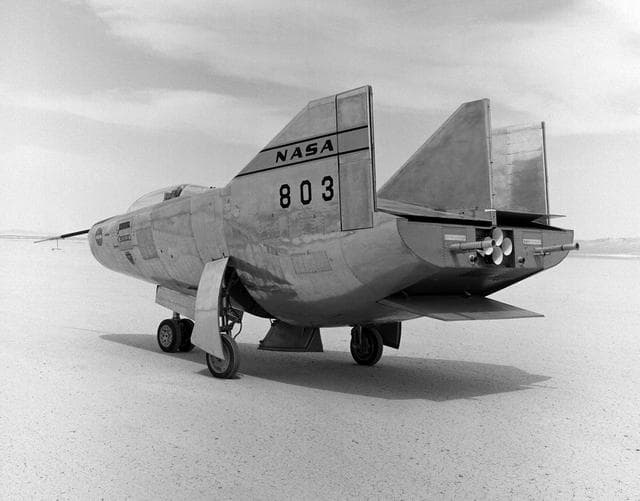 NASA image: M2-F3 on lakebed