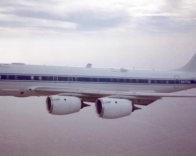 NASA image: DC-8 returning from AFWEX deployment showing AeroSAPIENT Ku-band transmit antenna (aft 62 degree port)