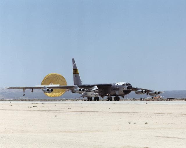 NASA image: B-52/Pegasus with X-43A landing after first captive carry flight