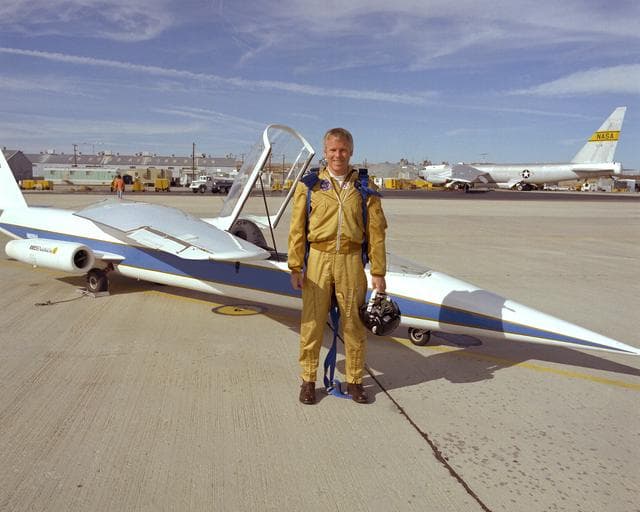 EC82-17954
