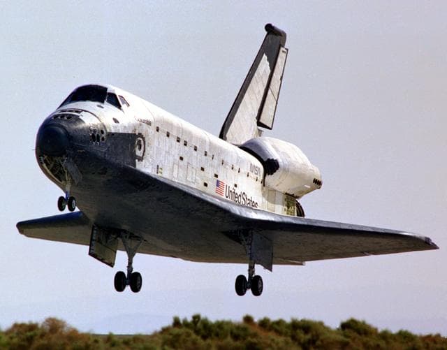 NASA image: STS-40 Landing at Edwards