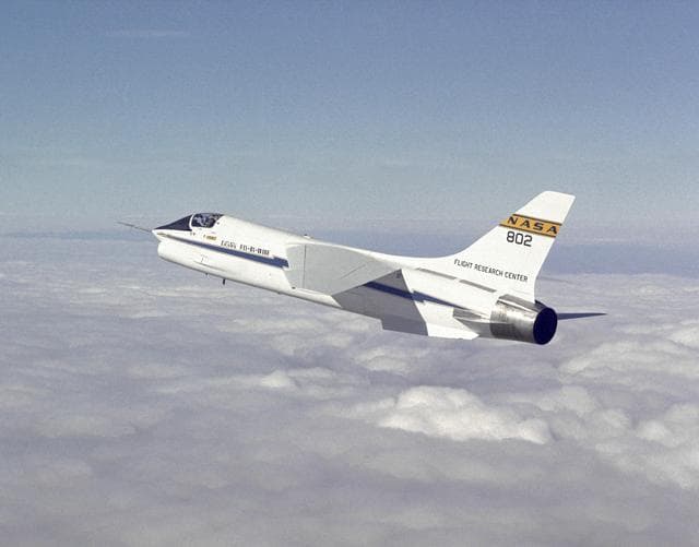 NASA image: F-8 DFBW in flight